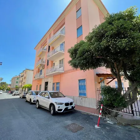 - Garofani Homezon Apartman *