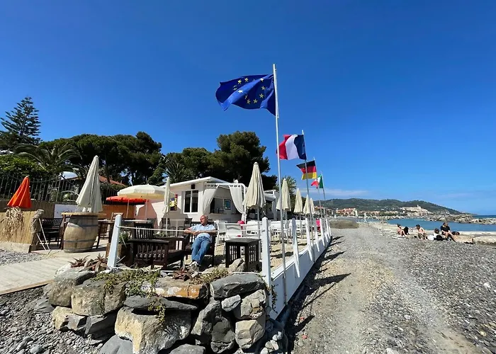 - Garofani Διαμέρισμα Ντιάνο Μαρίνα