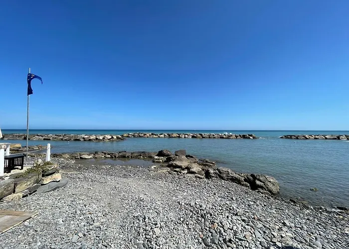 - Garofani Διαμέρισμα Ντιάνο Μαρίνα