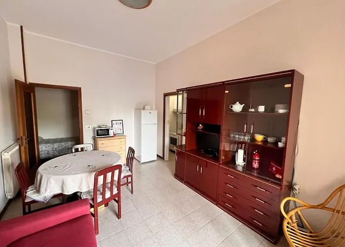 - Garofani Διαμέρισμα Ντιάνο Μαρίνα